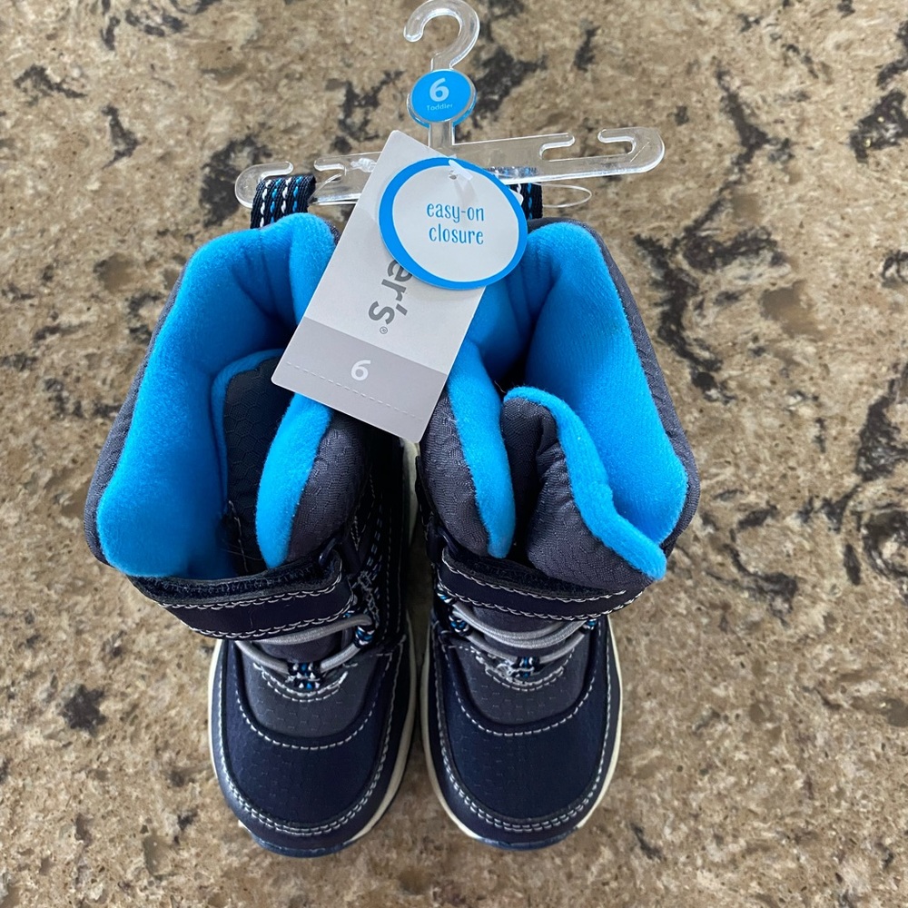 Carter’s size 6 Boy’s Snow Boots